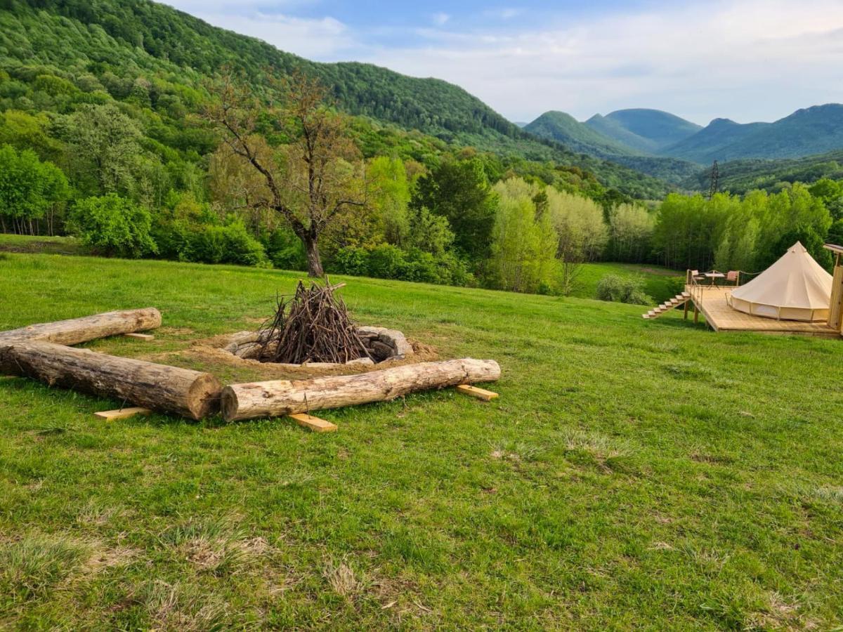 The Hunters Glamping Hotel Ciudanovita Exterior photo
