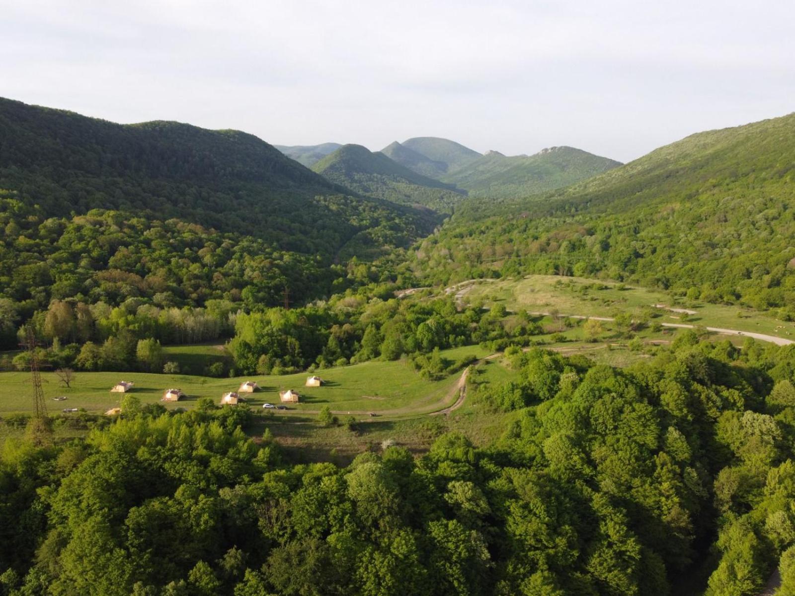 The Hunters Glamping Hotel Ciudanovita Exterior photo