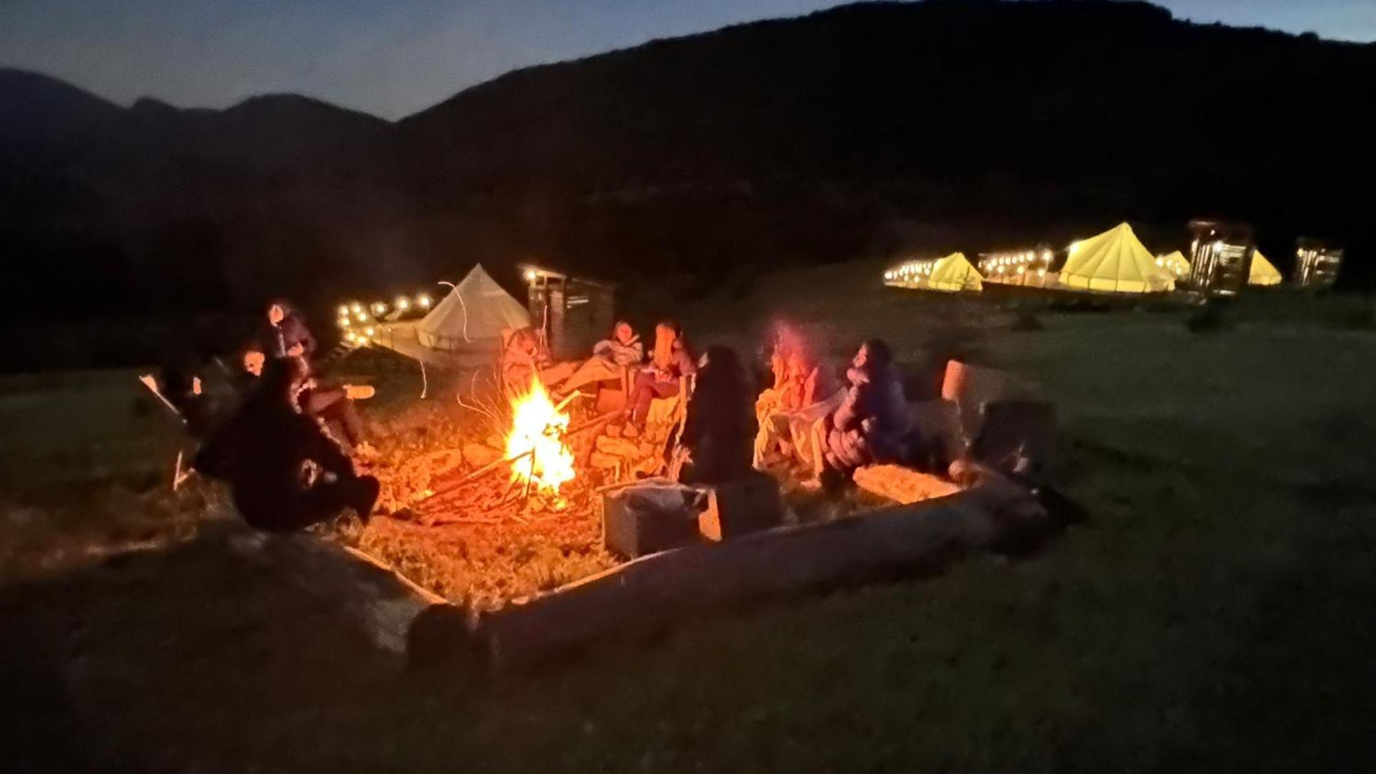 The Hunters Glamping Hotel Ciudanovita Exterior photo