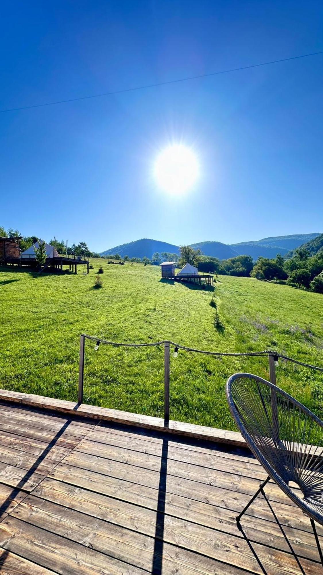 The Hunters Glamping Hotel Ciudanovita Exterior photo